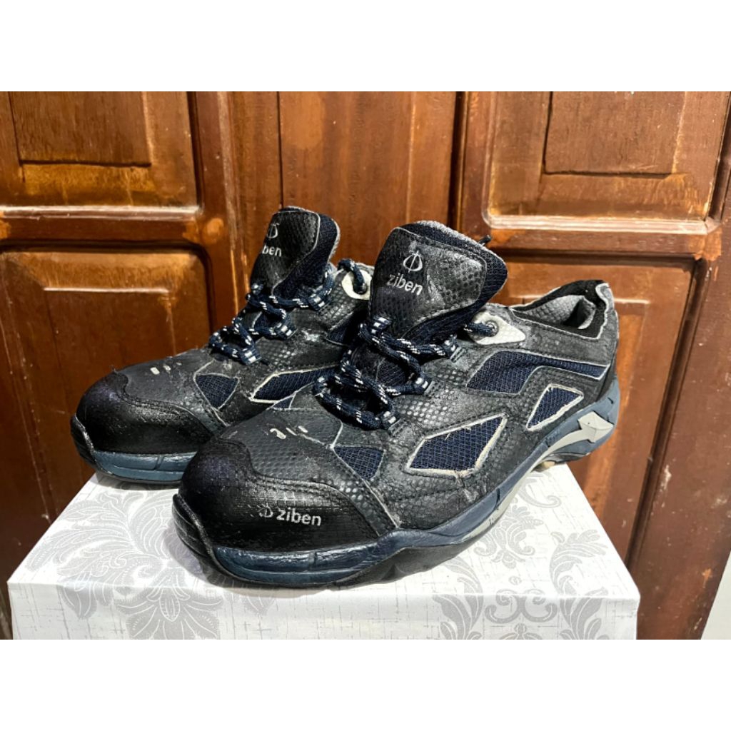 sepatu safety ujung besi ziben sz 42