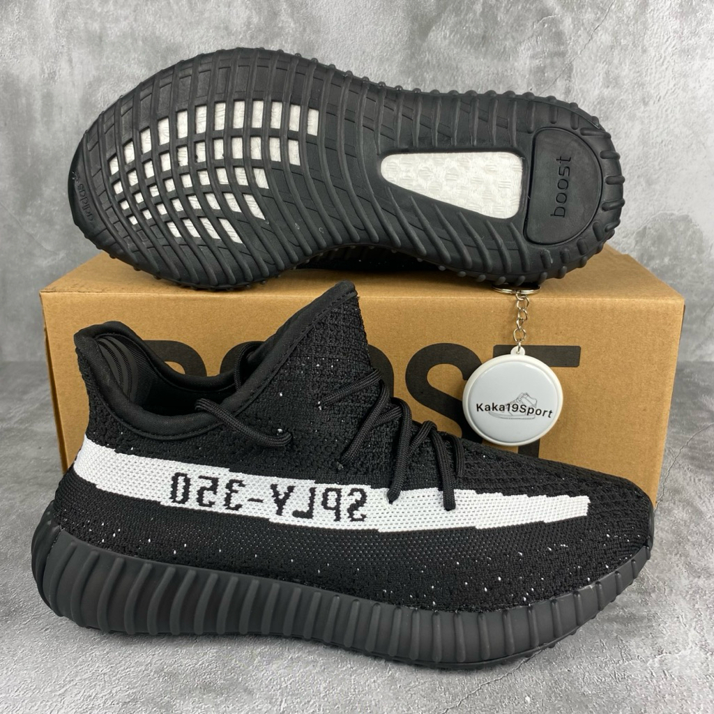 sepatu sneakers Adds yeezy 350 boost v2 Black Oreo