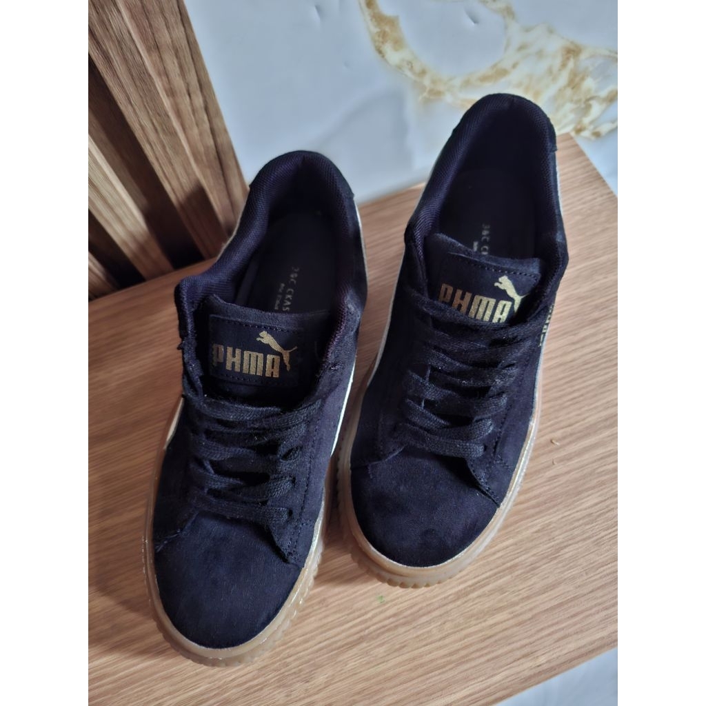 Sepatu sneakers Puma