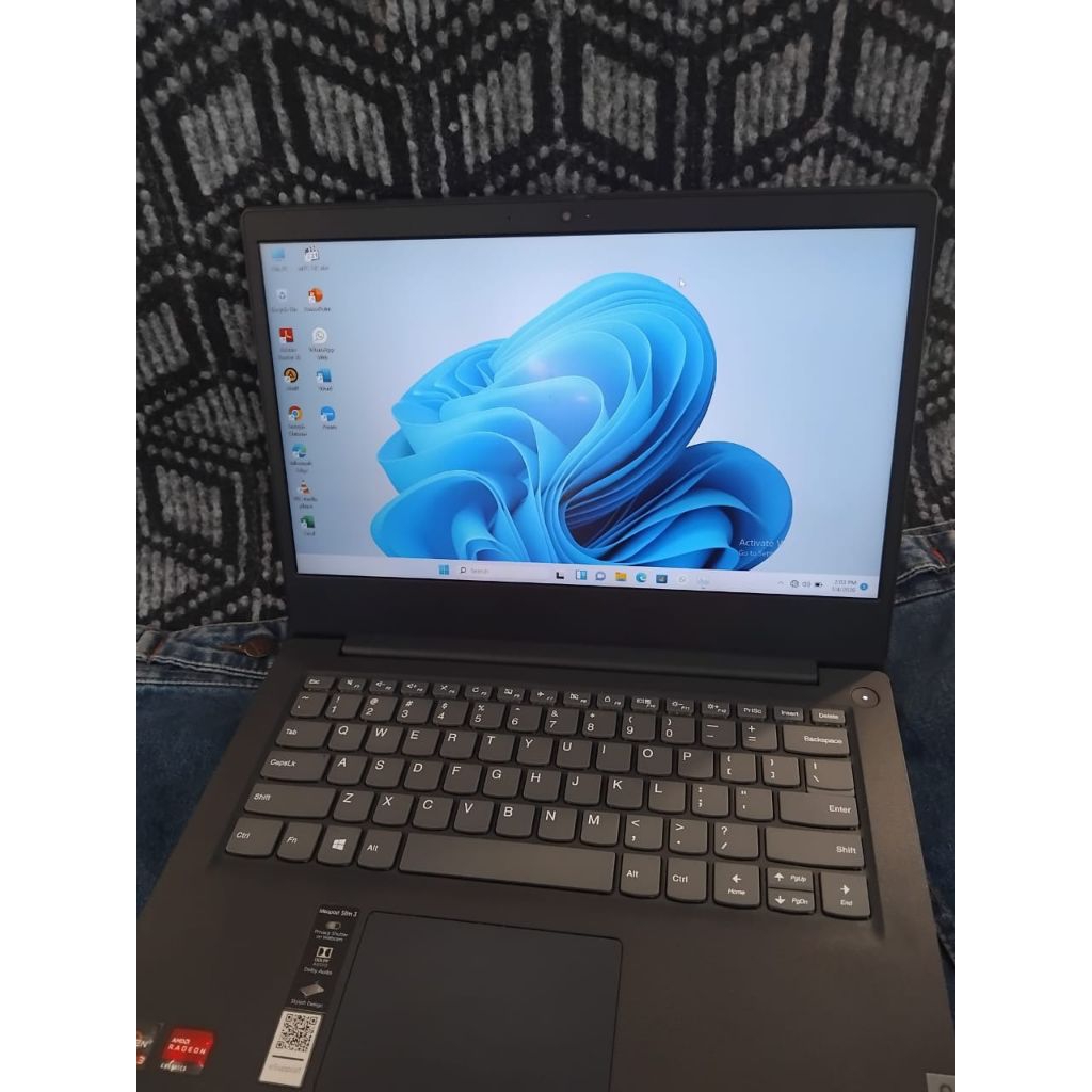 Lenovo Ideapad slim 3AMD Ryzen 3-4300U