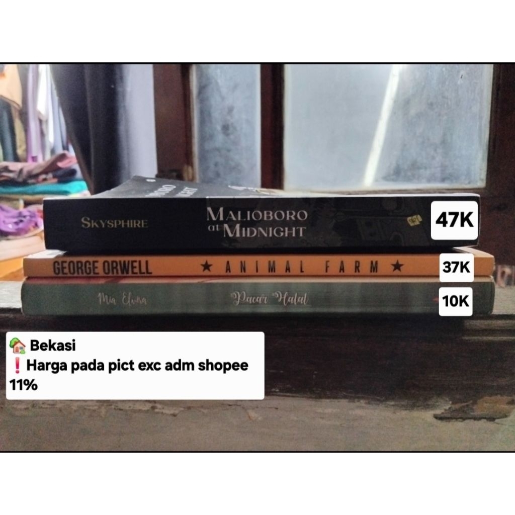 Preloved buku novel Malioboro at Midnight, Animal farm, Pacar Halal.