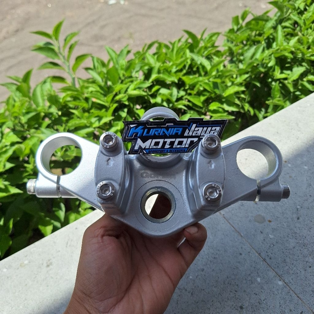 Segitiga Atas Ninja Gorilla