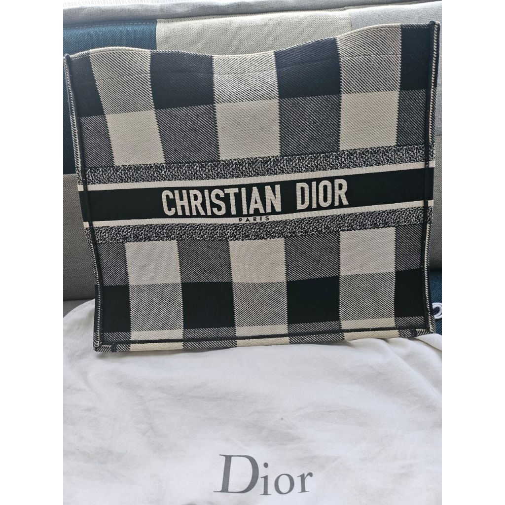 CHRISTIAN DIOR TOTE BAG
