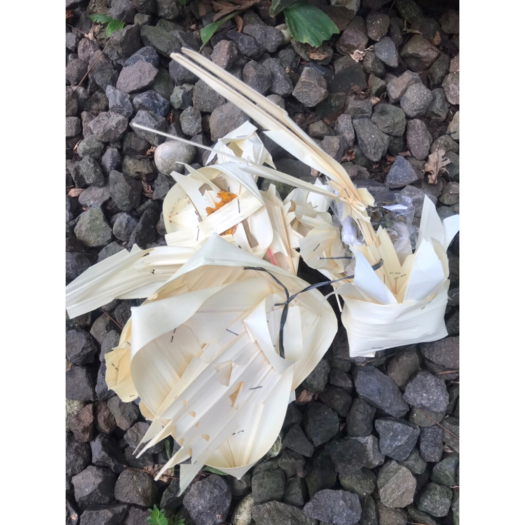 Toko Jenar - Eteh - Eteh Prascita/ Prayascita Perlengkapan Banten Bal