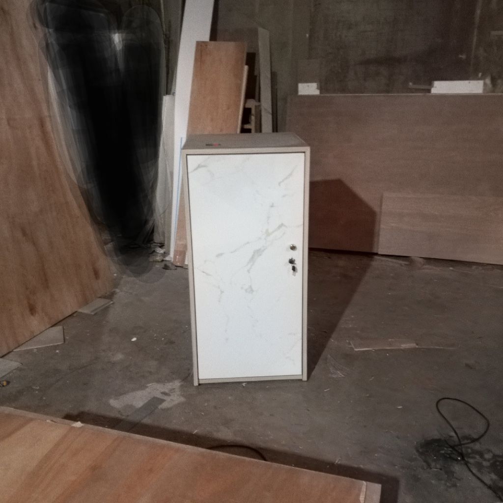 lemari minimalis kecil