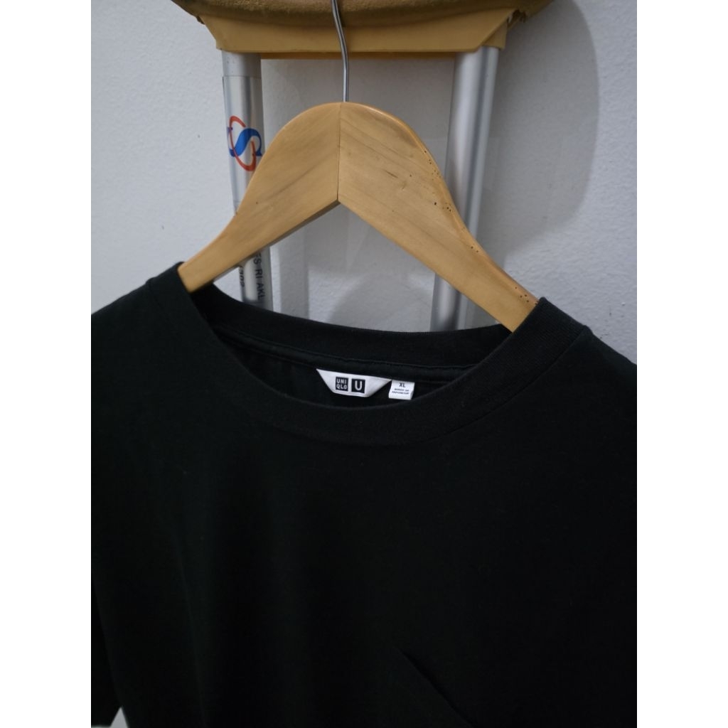 Uniqlo Oversize T-Shirt BLACK. Hot Picks. 100% original. Size XL baju kaos oversize Uniqlo cowok war