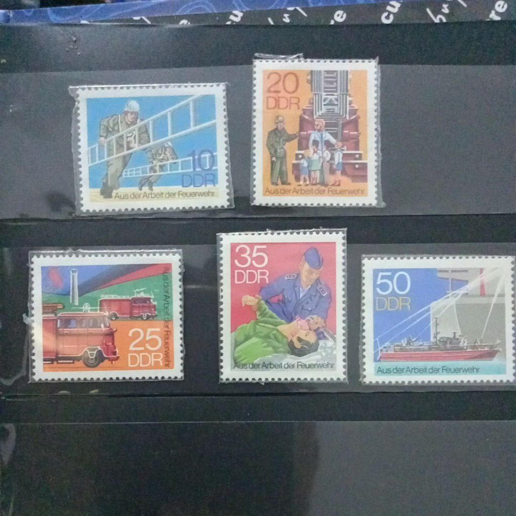 Set lengkap Prangko mint dari DDR Jerman Timur