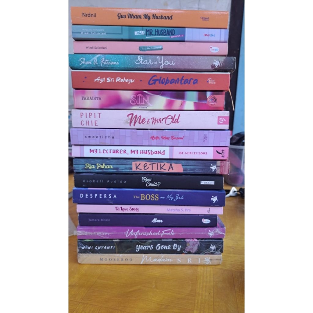 Novel Wattpad ORIGINAL Preloved