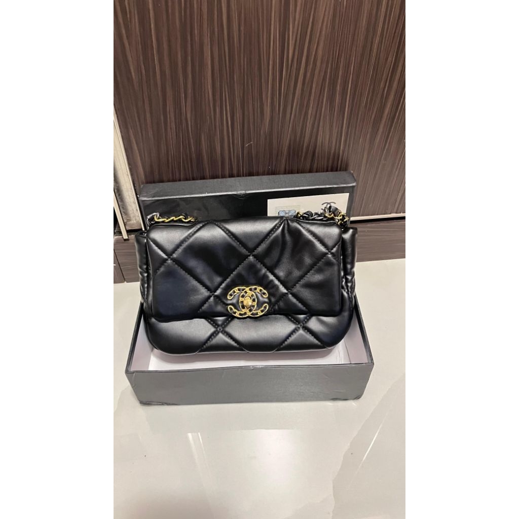 tas chanel slinbag hitam