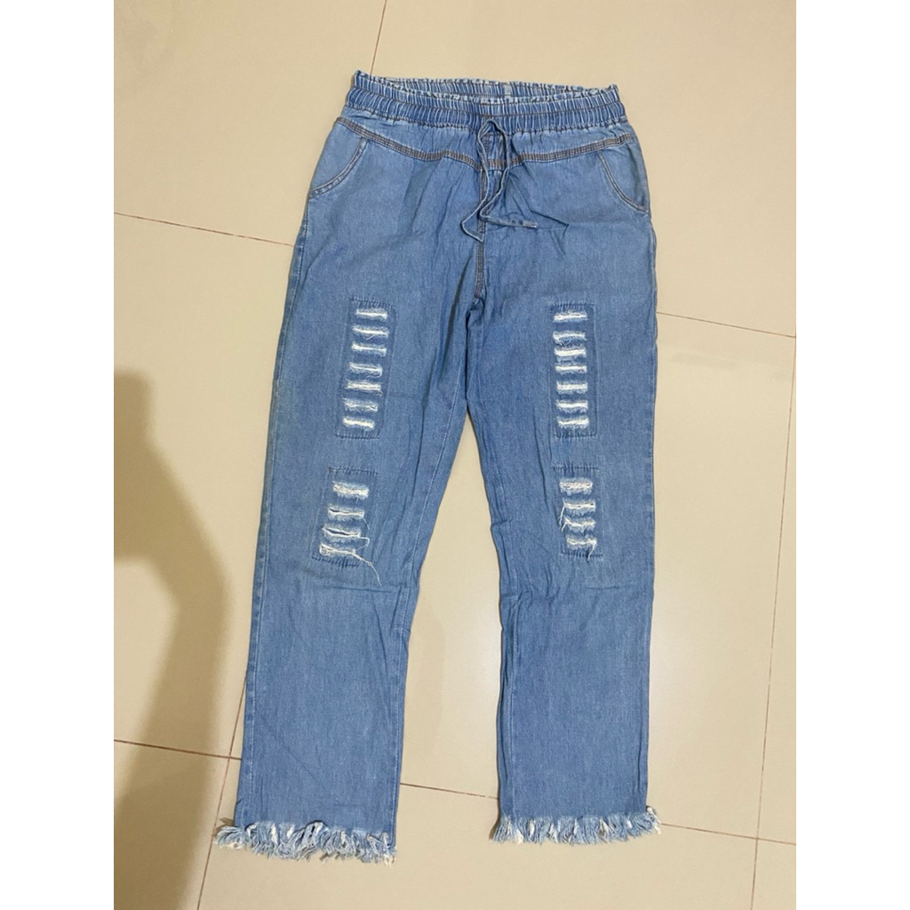 Celana Jeans Ripped Rawis - Preloved