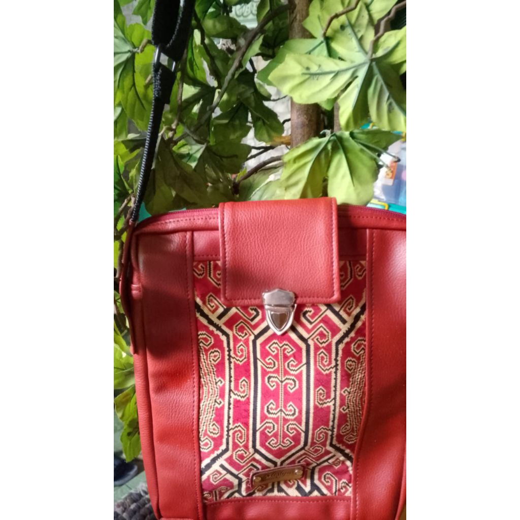 tas selempang kulit sintetis preloved second