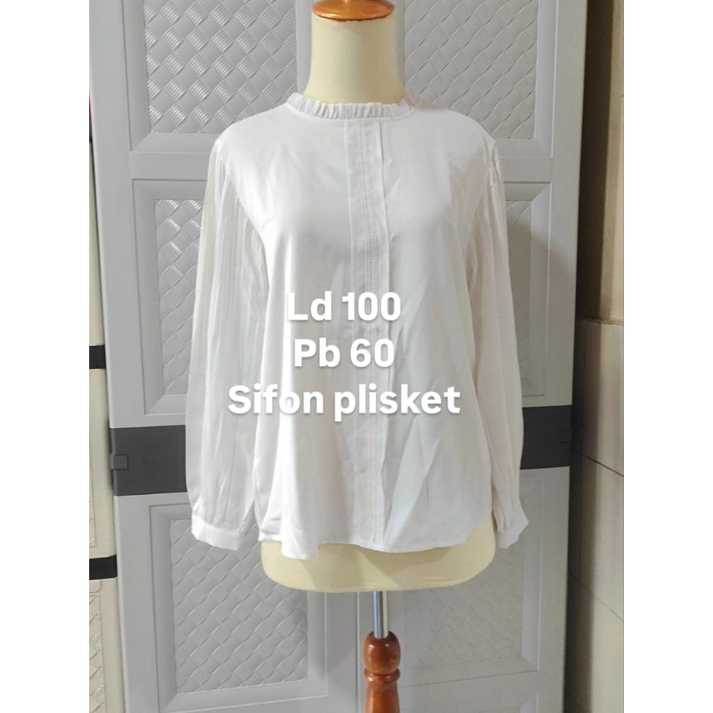 Preloved blouse putih lengan plisket ngebalon