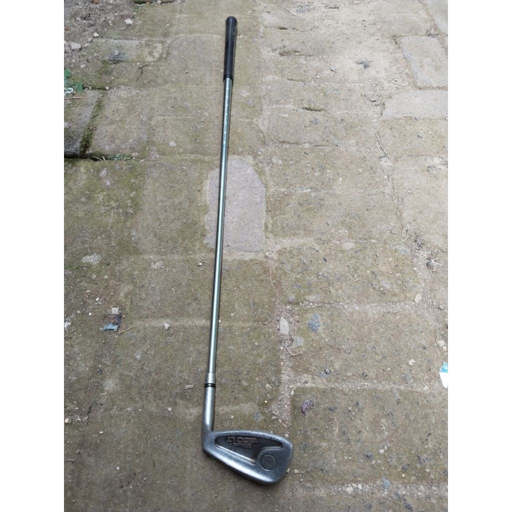 stik golf wilson iron PW murah meriah cocok untuk latihan