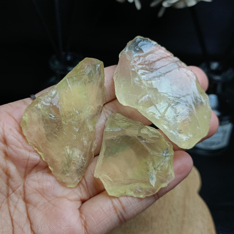 Rough Citrine Gemmy (1)