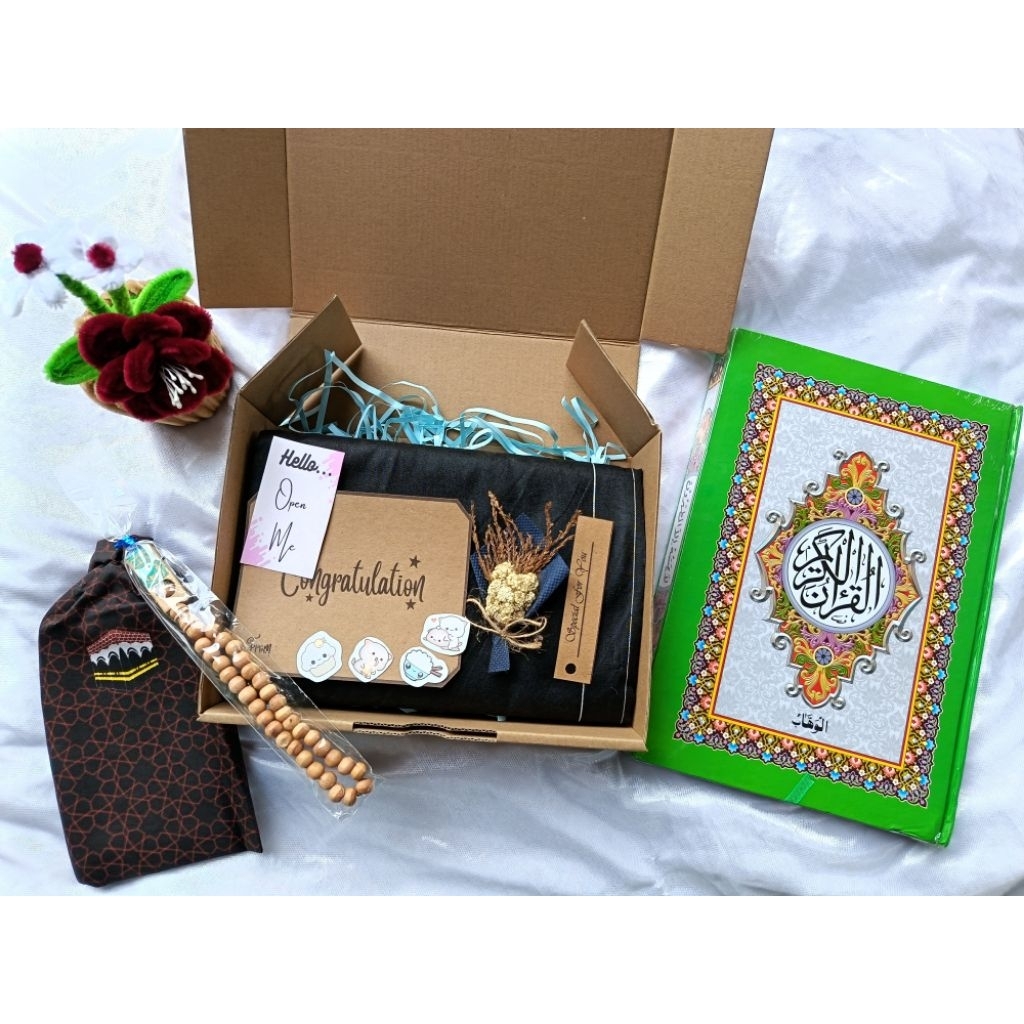 Hampers Cowok Sarung+ALQURAN+Sajadah+Tasbih | Kado Ulang Tahun Cowok, Wisuda, Anniversary, Wedding, 