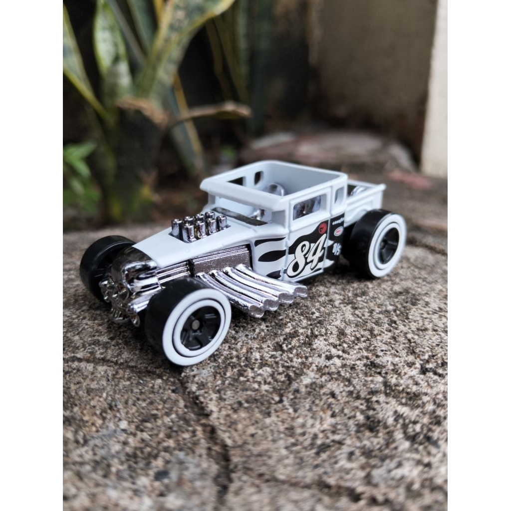 hotwheels loose BONE SHAKER
