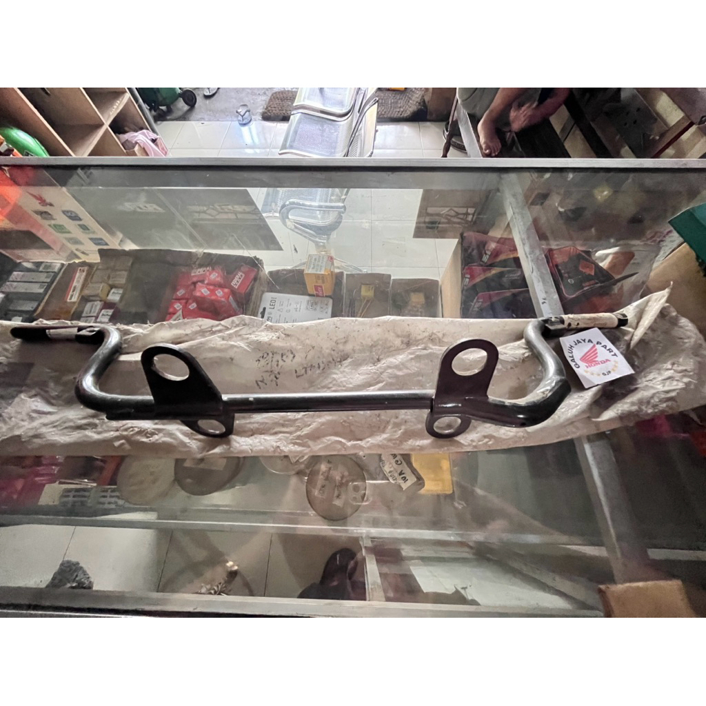 BESI BARSTEP FOOTSTEP DEPAN KARISMA 50610-KPH-900