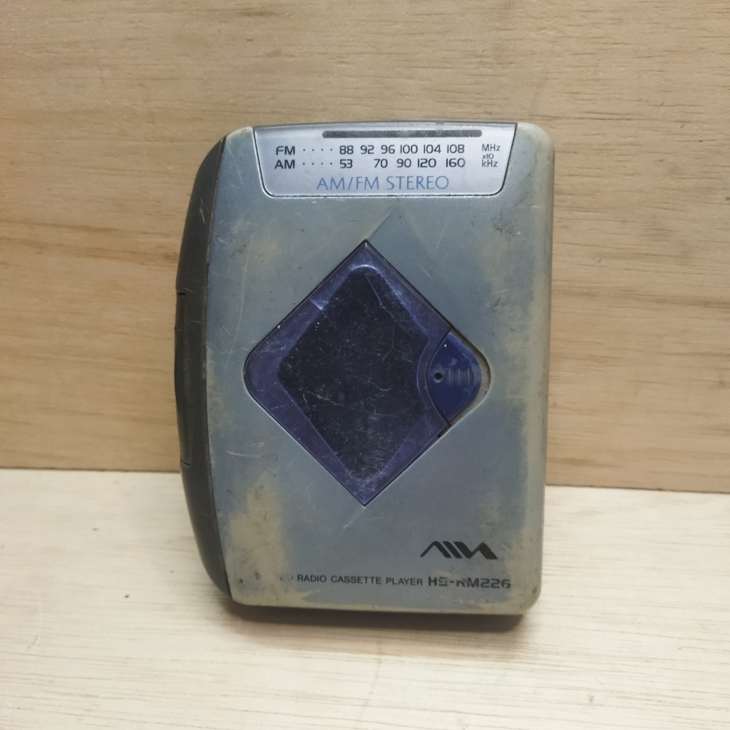 Walkman Aiwa HS-RM226 Radio Kaset Player