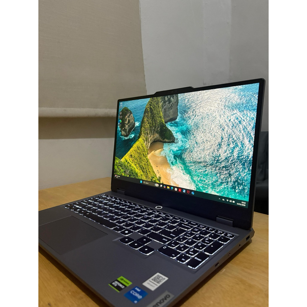 Laptop Gaming Lenovo LOQ 15IAX9