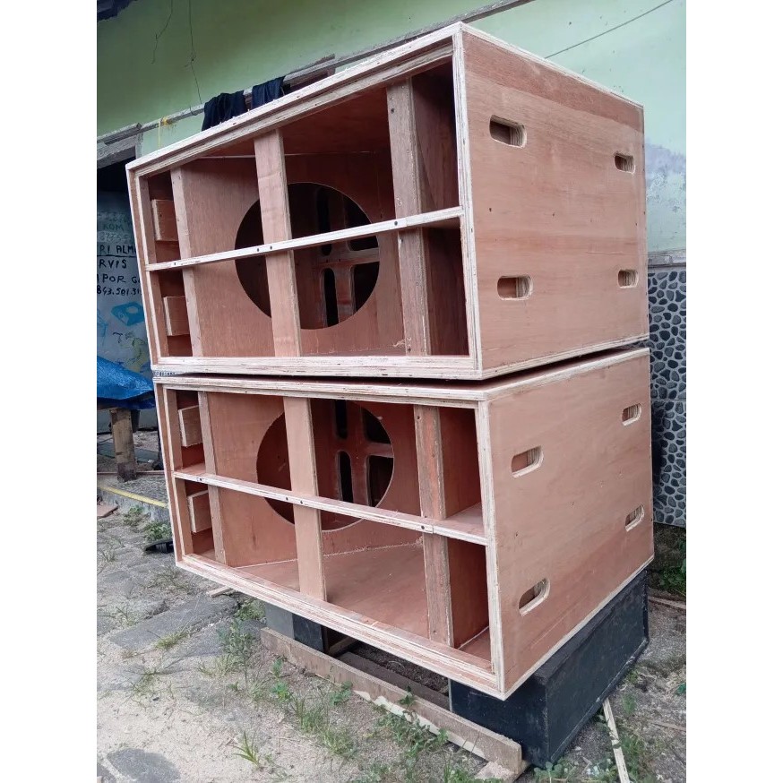 Box Subwoofer TTS36 18 inch Double Mentahan