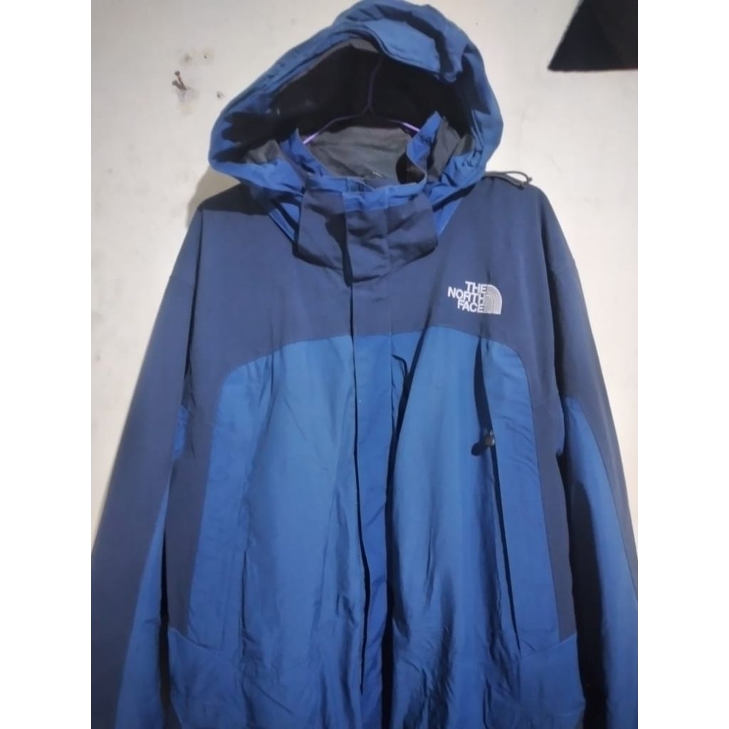 jaket outdoor tnf hyvent