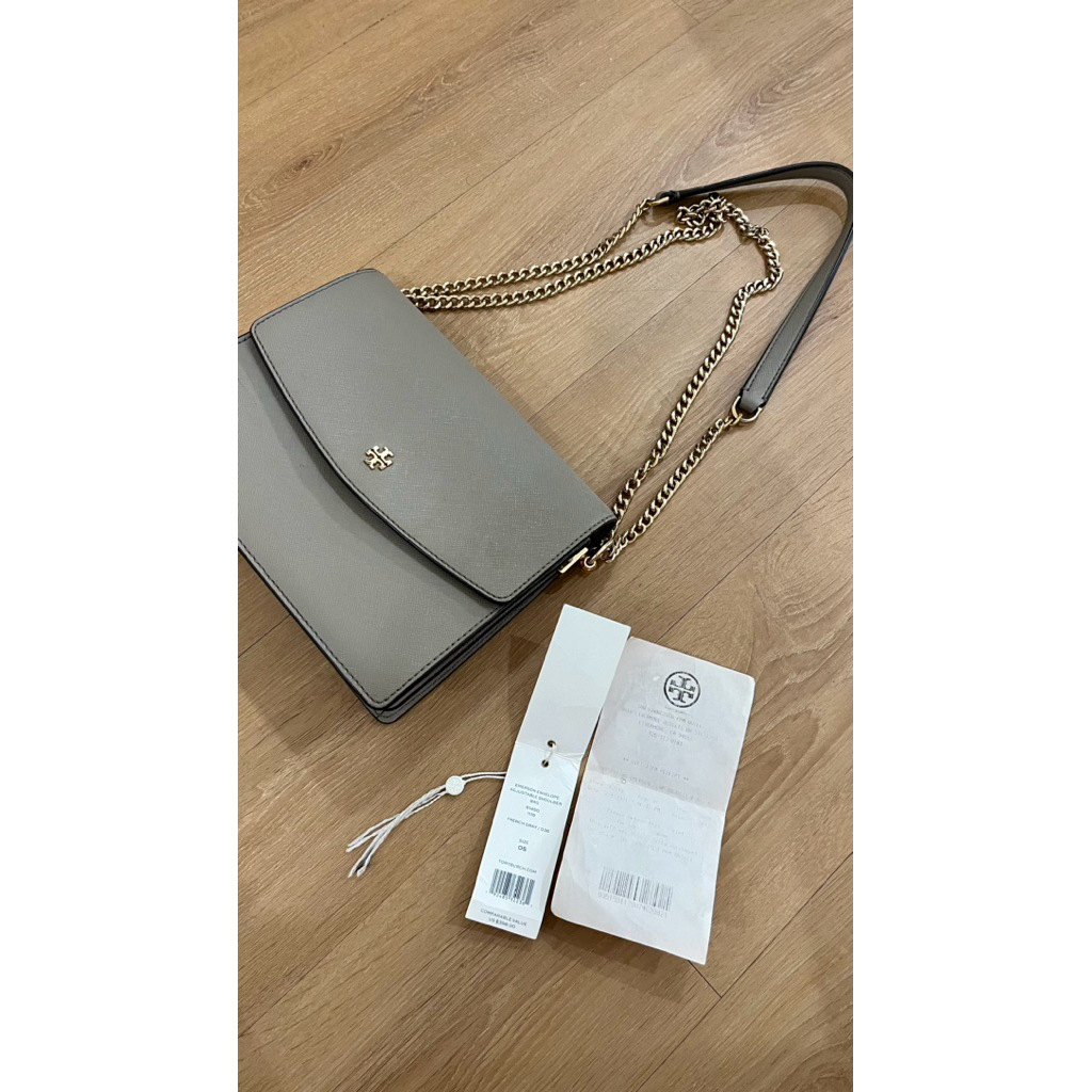 preloved with deffect bag tory burch emerson envelope