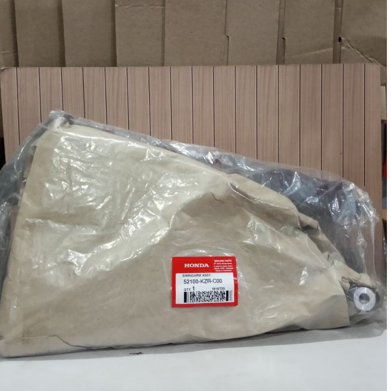 52100-KZR-C00 Swing Arm Assy Vario 125, Vario 150 Original AHM