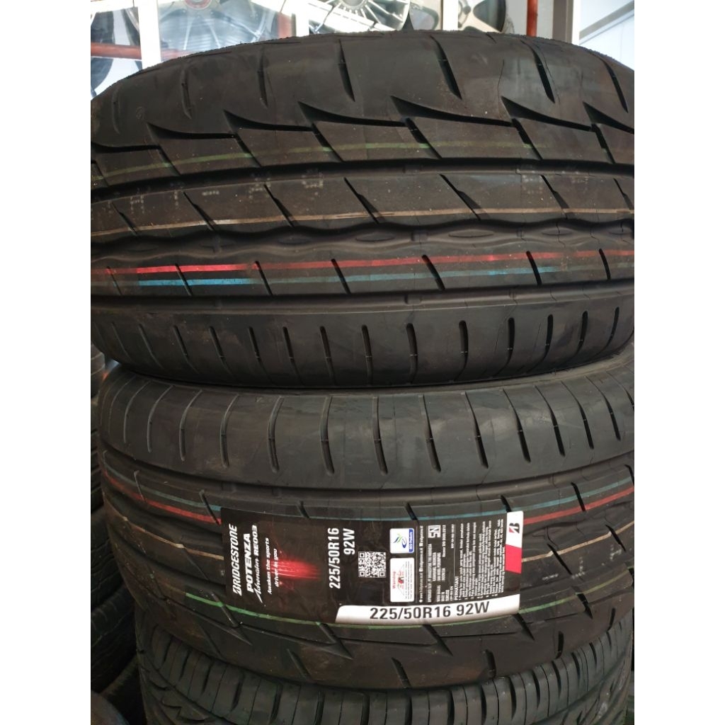 Ban Bridgestone Potenza Adrenalin RE003 225/50 R16