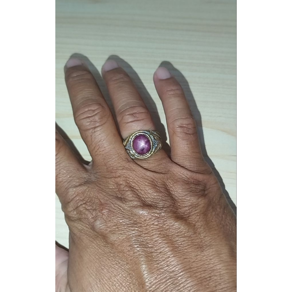 Ruby Star Madagaskar ( star tajam )