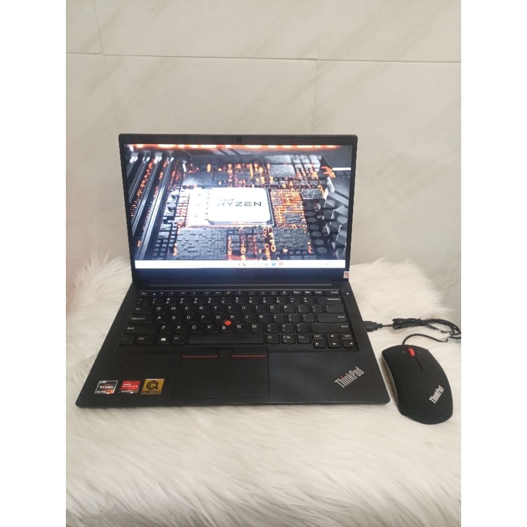 THINKPAD E14 G2 RYZEN 7 4700U VGA Dedicated 2GB