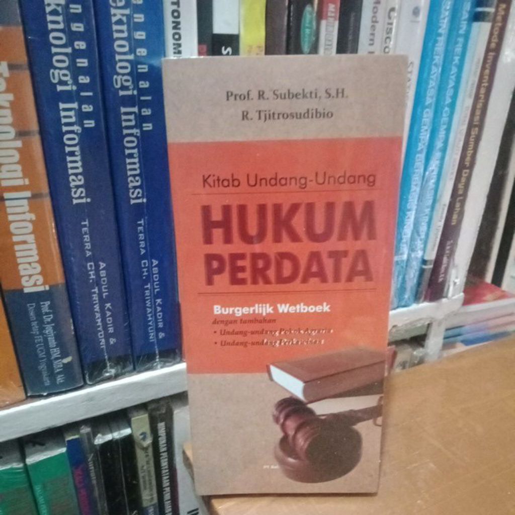 Buku - kitab undang undang hukum perdata, burgerlijk wetboek (BW) Prof. R. Subekti SH