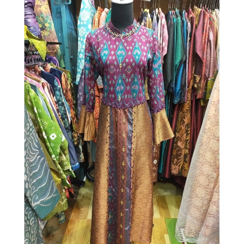 Gaun Pesta Mewah Blongket Semi Sutra Kombi Sutra Alam Khas Palembang