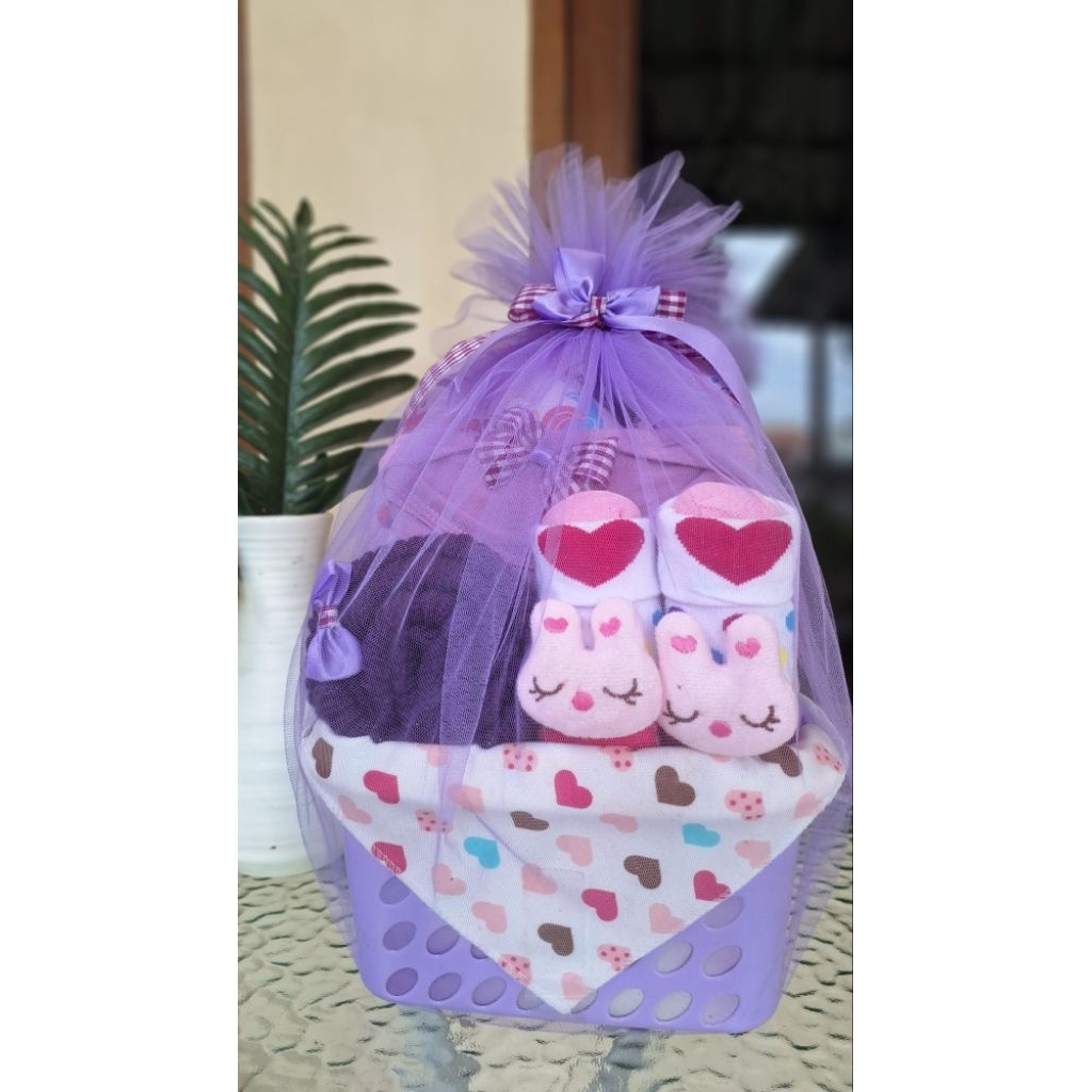 Parcel untuk bayi baru lahir cewek_perempuan / paket kado untuk bayi baru lahir / gift set untuk bay
