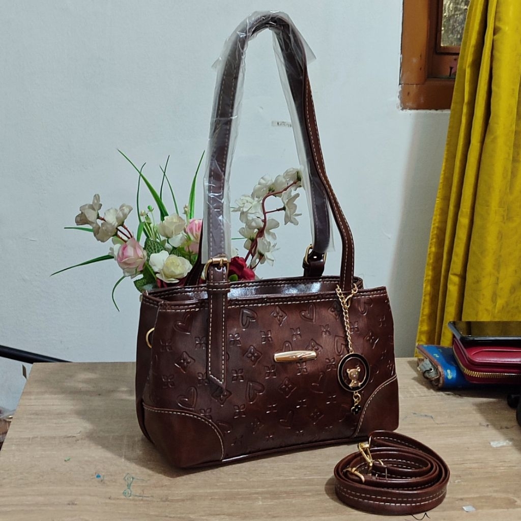 tas GIO totte dua ruang embos terbaru