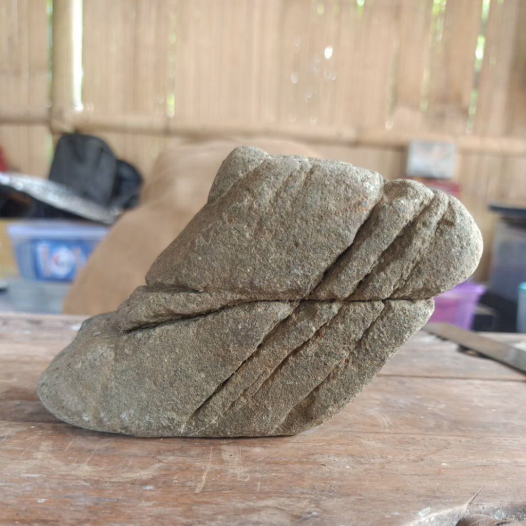 Suiseki / Asli Bentukan Alam / Temuan Sungai #06