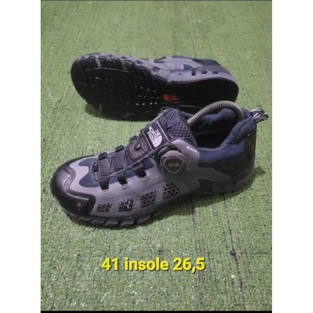 SEPATU OUTDOOR TNF