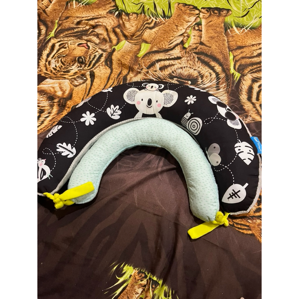 Preloved Tummy time Taf toys