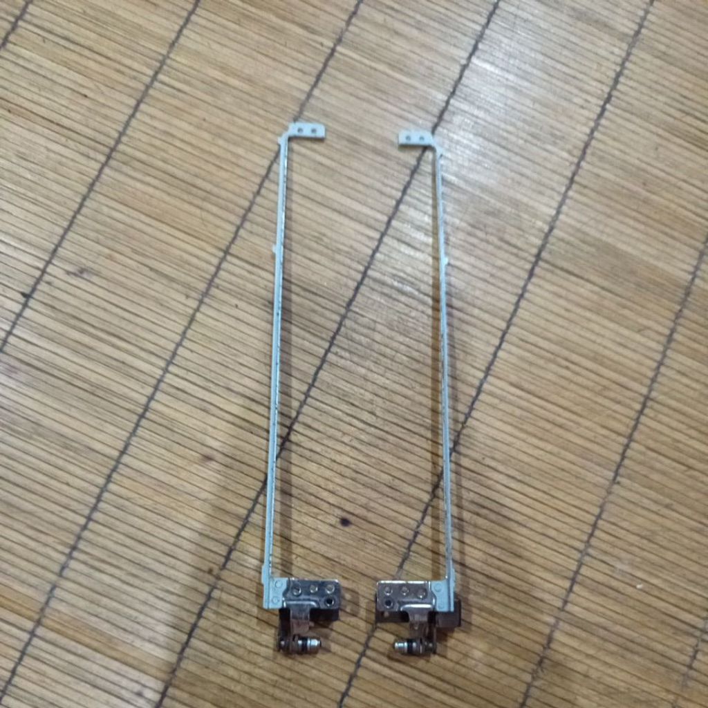 Engsel Laptop Acer Z1401