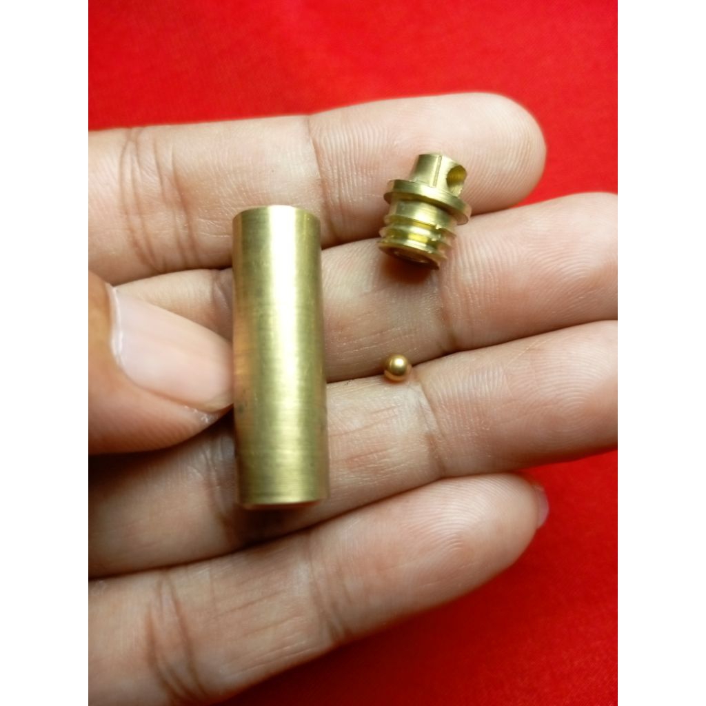 Liontin tabung Kuningan dan biji kuningan. j