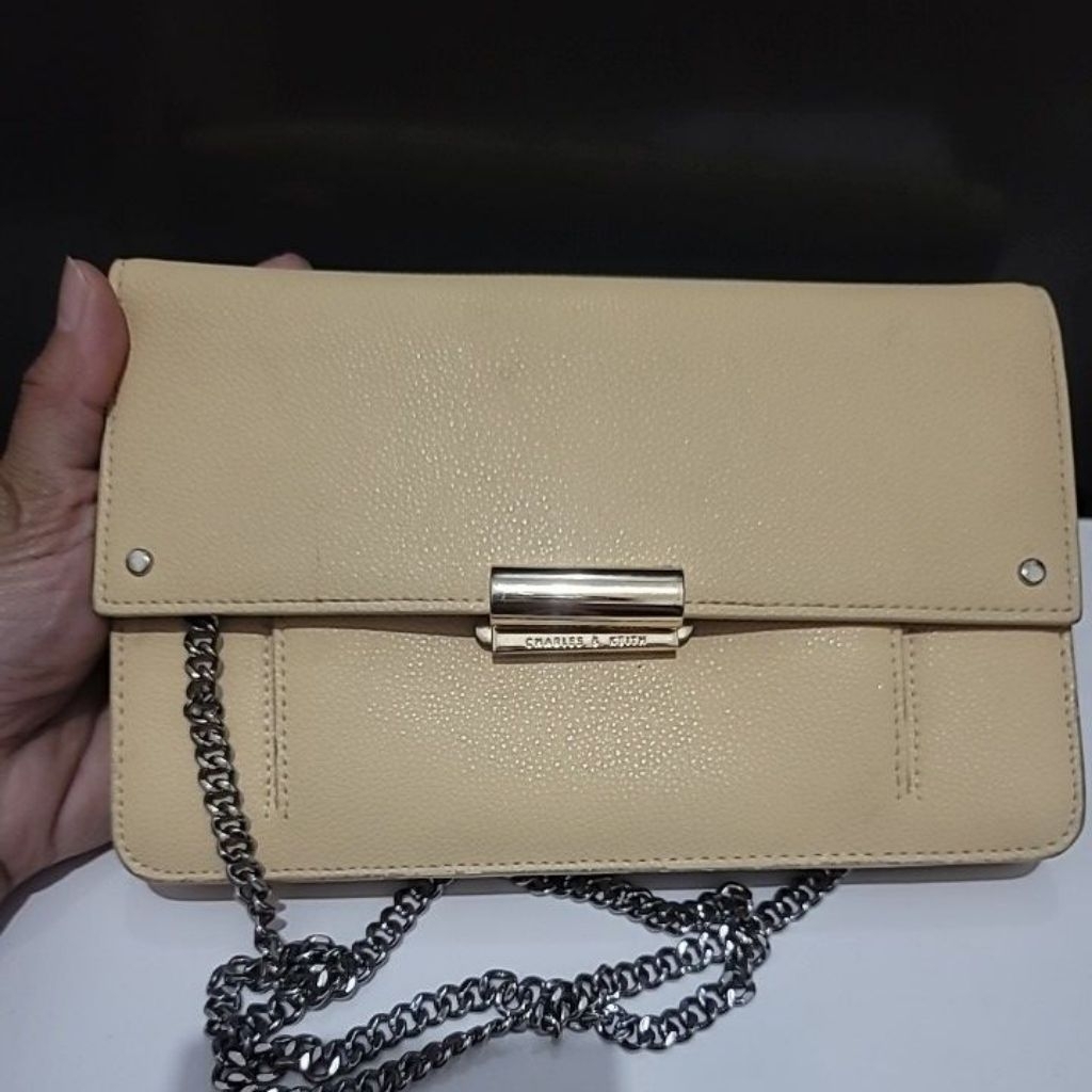 preloved Charles and Keith tas dompet