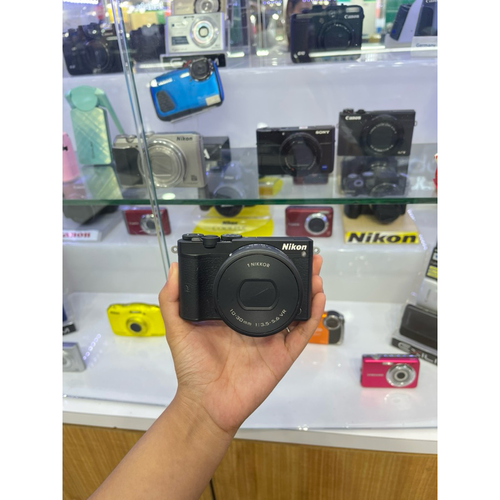 nikon j5