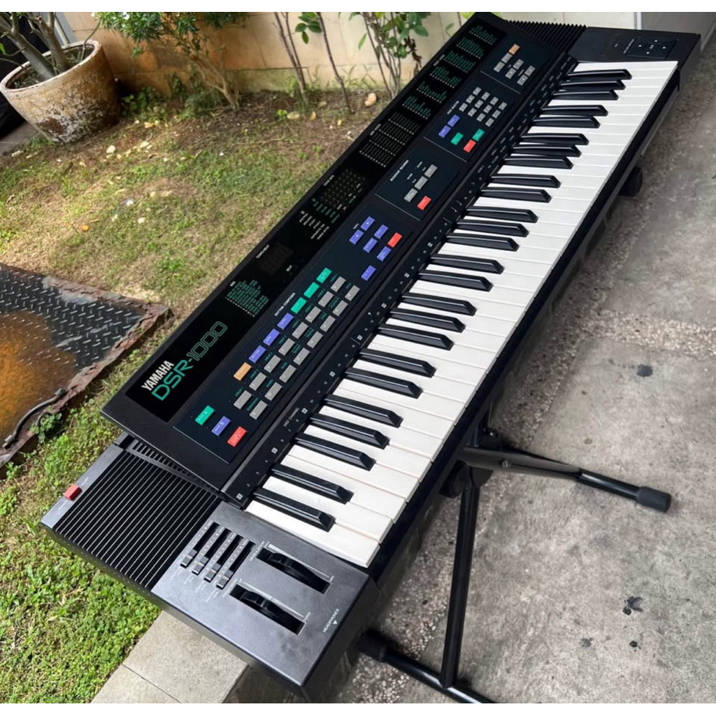 Yamaha DSR1000 Keyboard