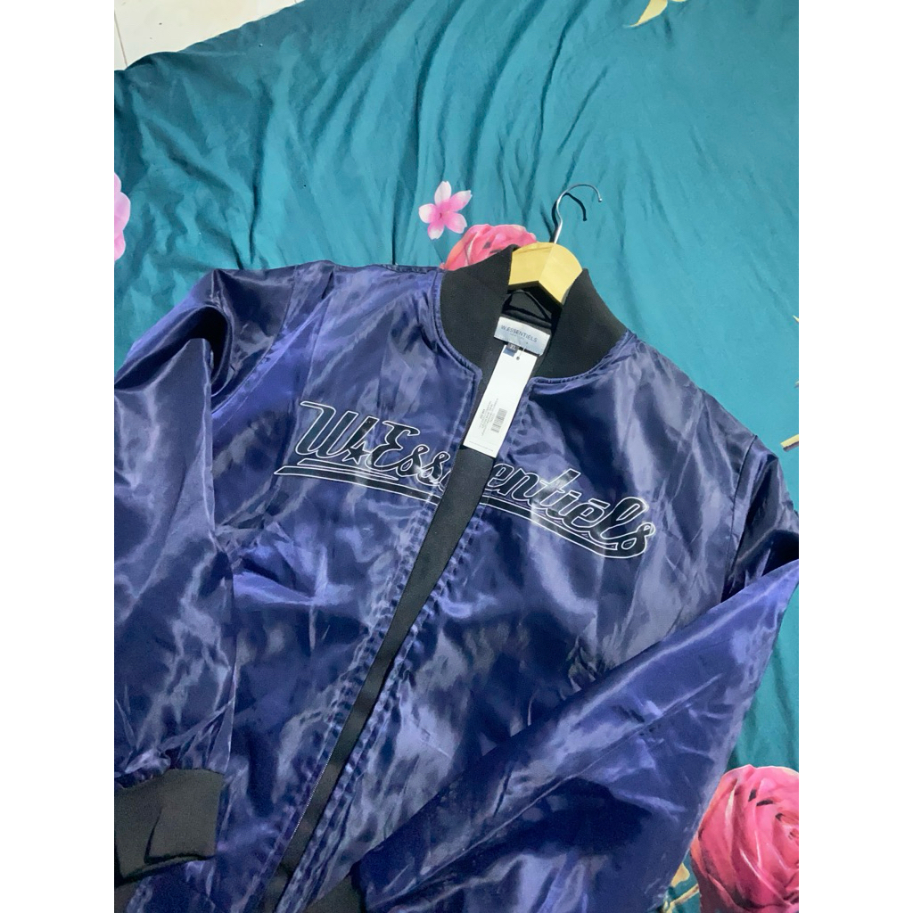 varsity w essentiel new york like new