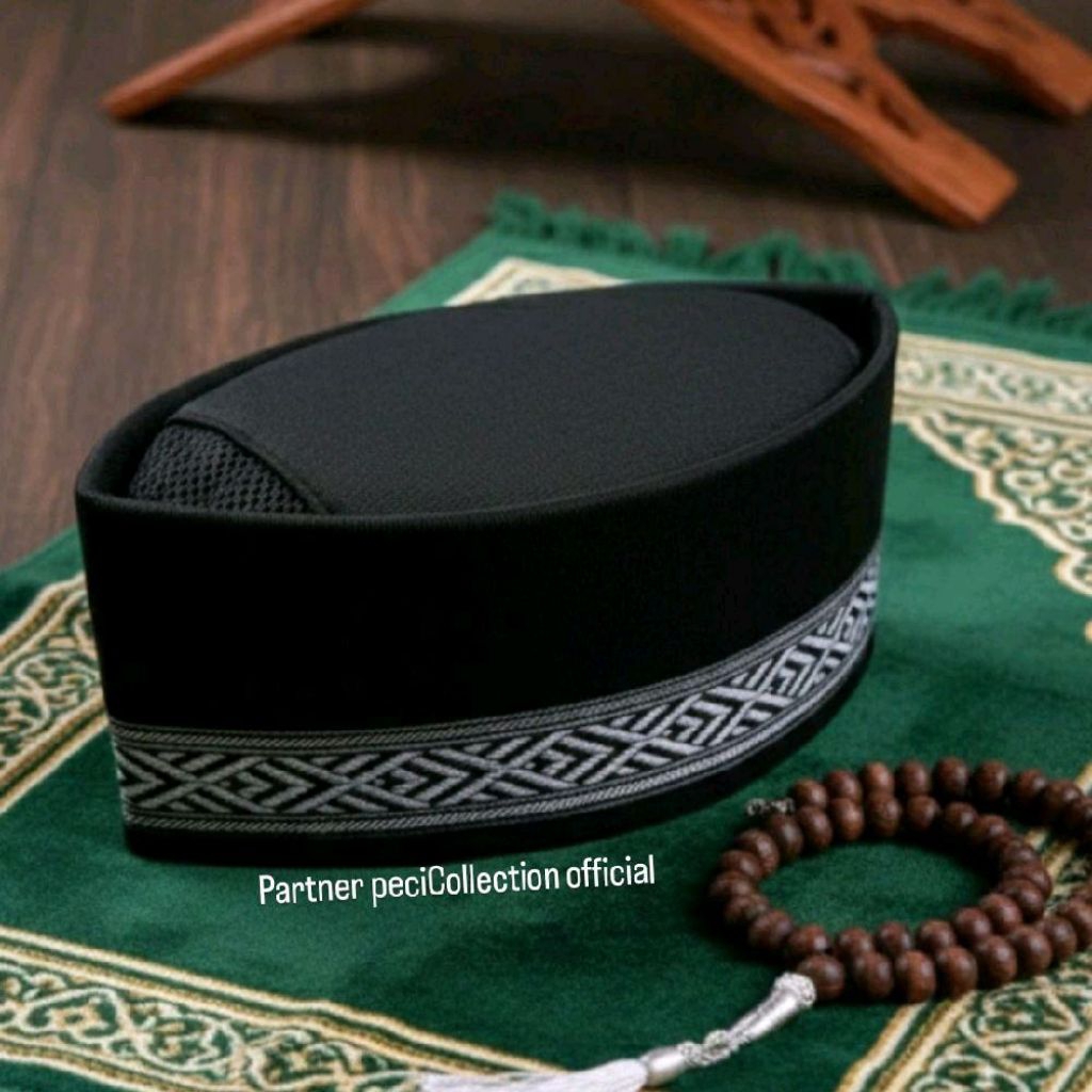 Peci Songkok AC Hitam BHT Pita Silver Pita Gold