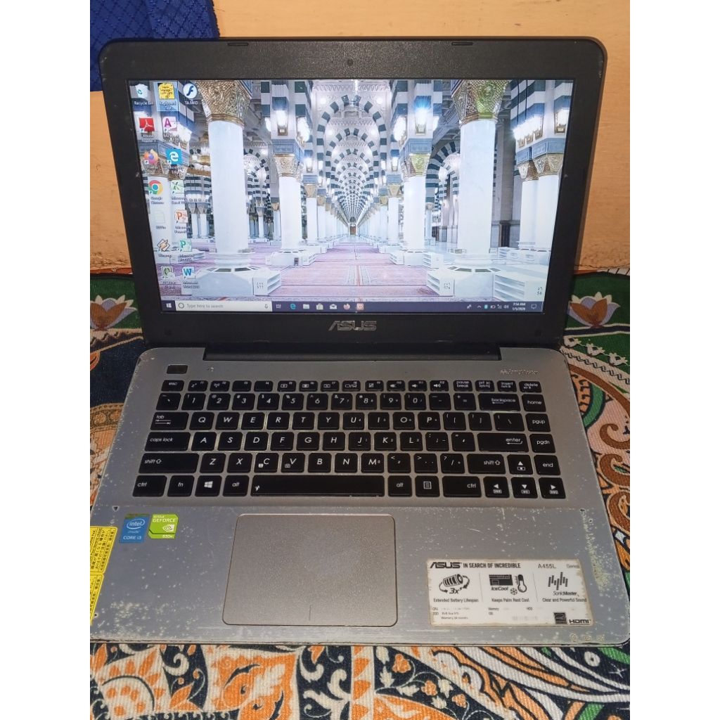 Laptop Asus X455LF Core i3 Gen-4 Nvidia 930M 2 GB