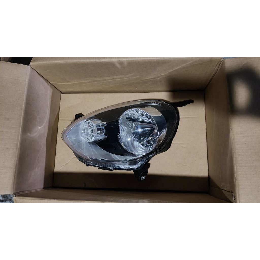 Lampu Depan Headlamp Nissan March Face life