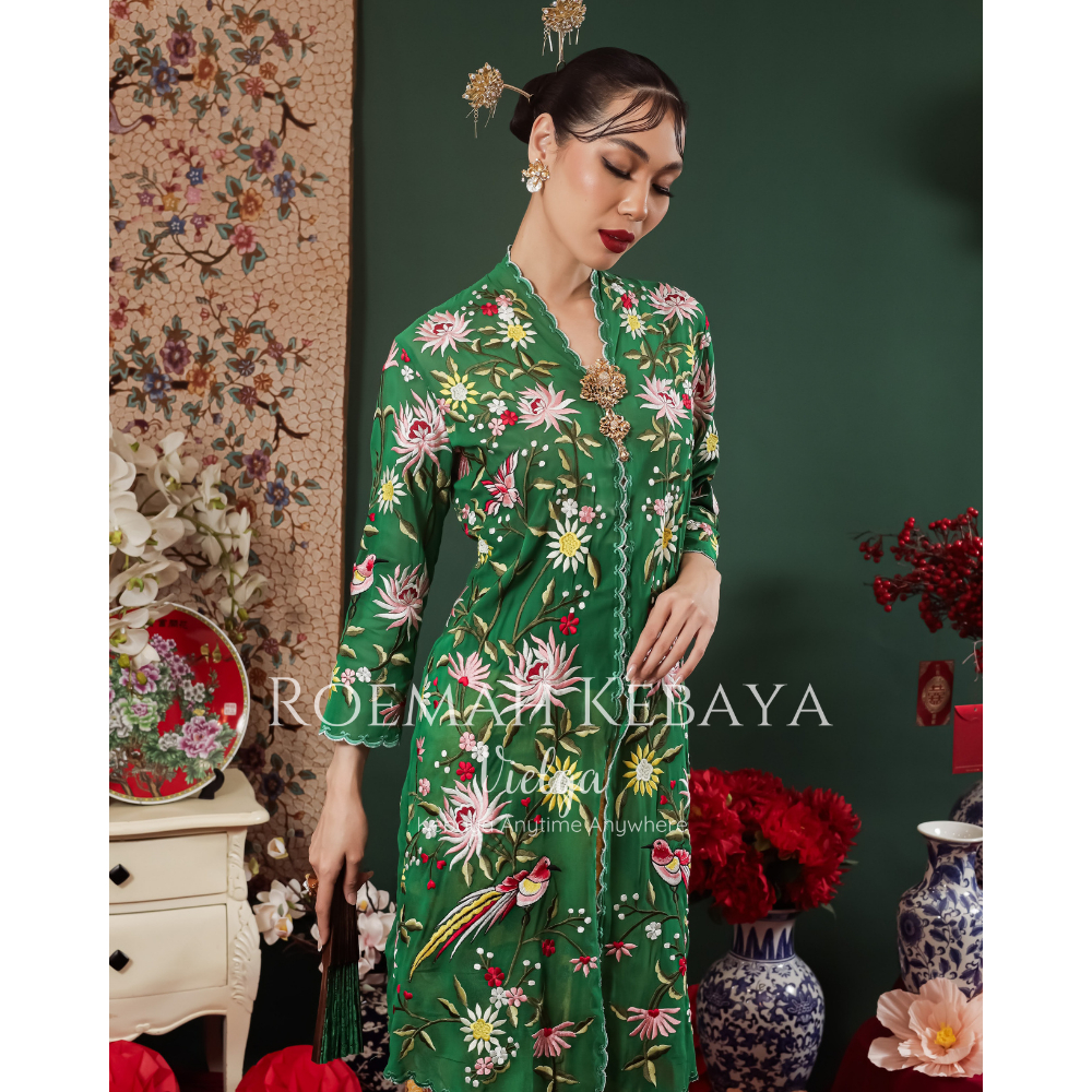 Kebaya Encim Panjang Motif Burung Peranakan Warna Hijau by Roemah Kebaya Vielga