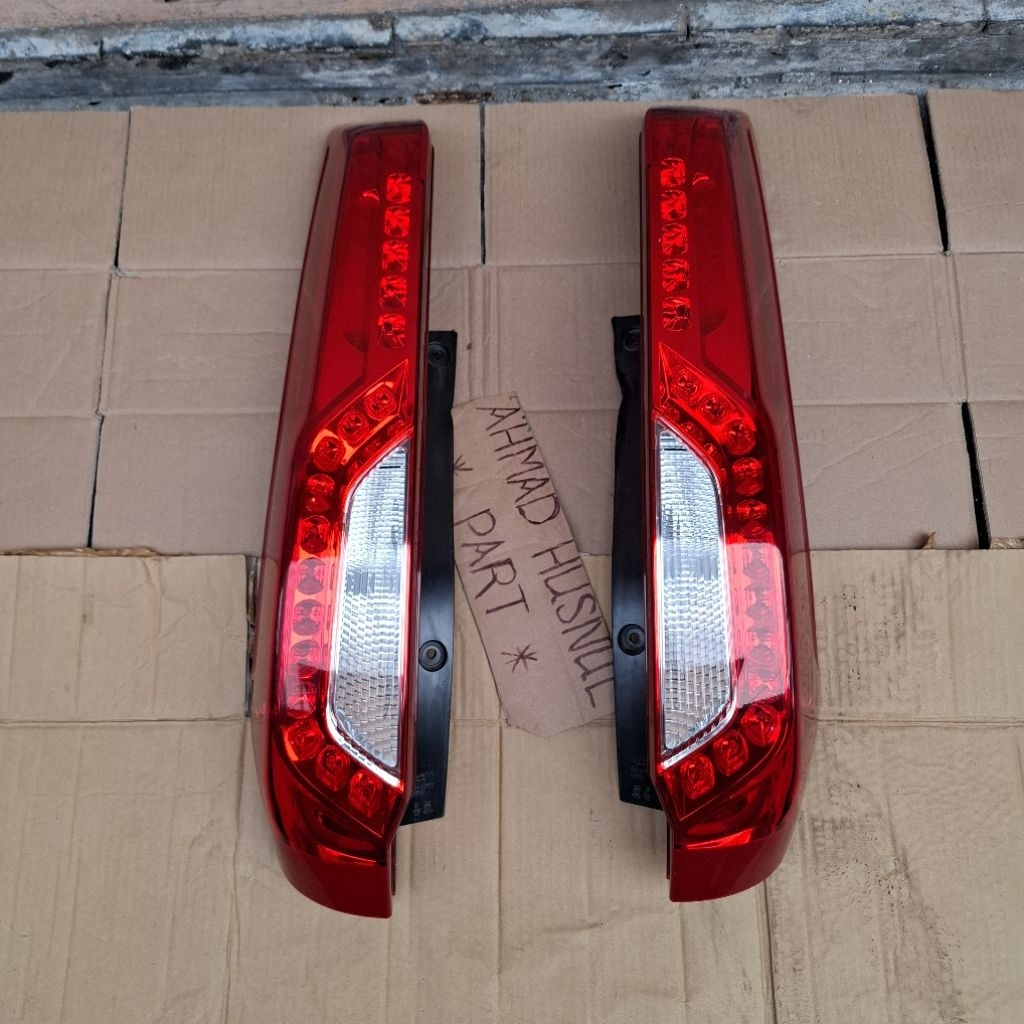 lampu belakang stoplamp nissan xtrail x-trail T31 urban 2011 2013 2014 original