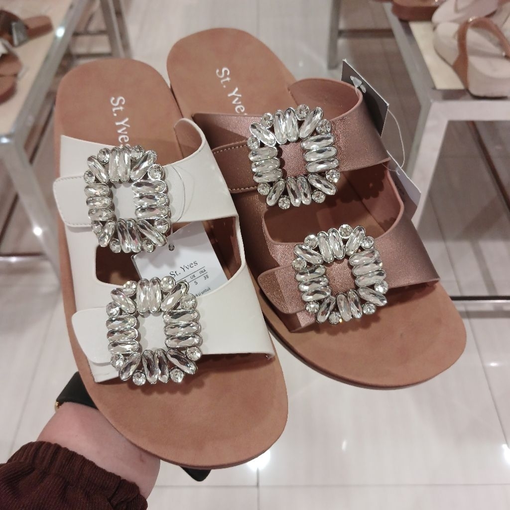 sandal wanita flat ST.YVES ori dari matahari