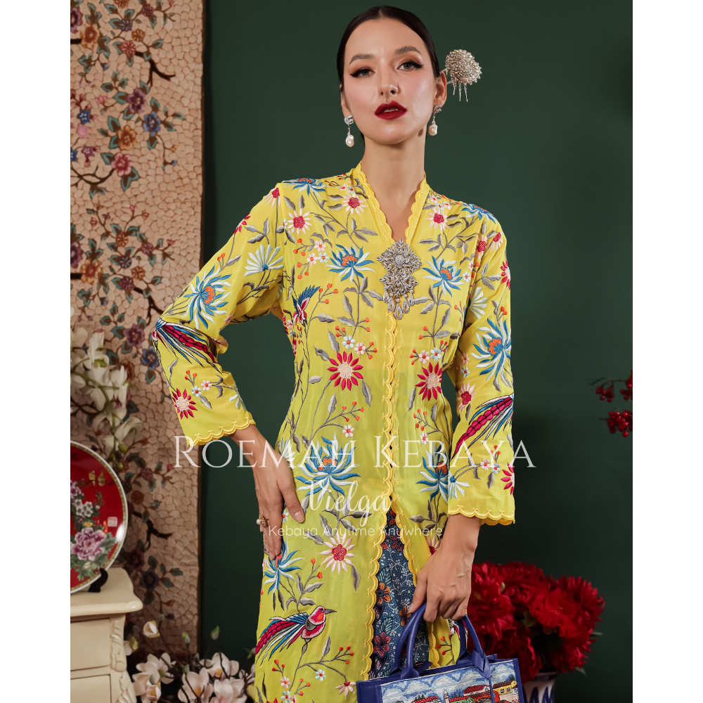 Kebaya Encim Panjang Motif Burung Peranakan Warna Kuning by Roemah Kebaya Vielga